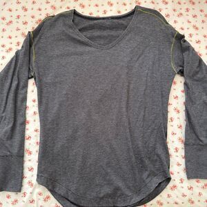 Lululemon Yogini 5 year long sleeve